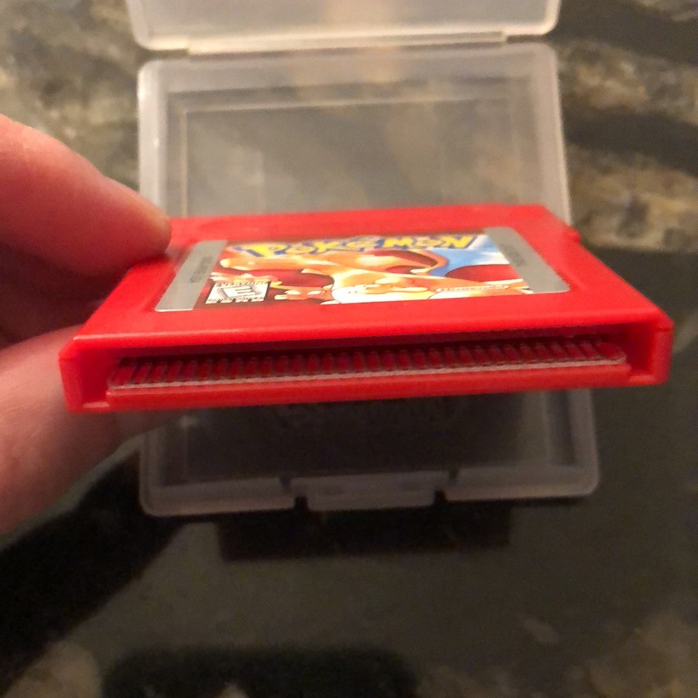 Nintendo Gameboy Pokemon Red game & storage case - Picture 4 of 6